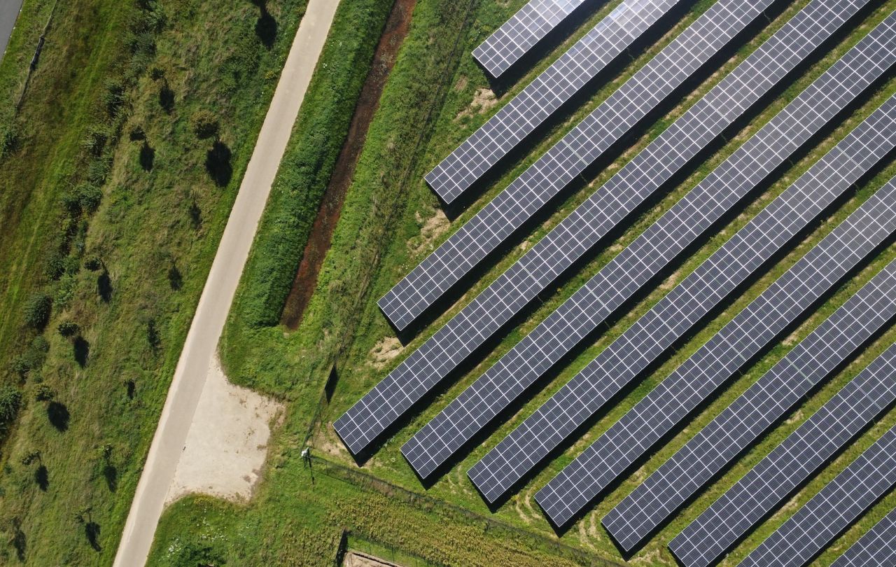 Zonnepark Reuver aan A73 